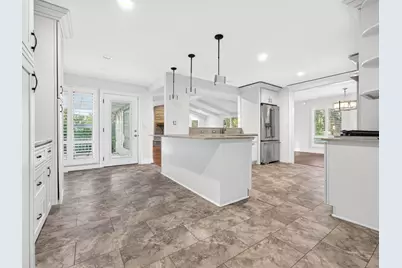 800 Ridgemoor Drive W, Willowbrook, IL 60527 - Photo 9