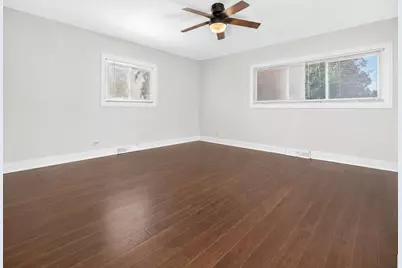 800 Ridgemoor Drive W, Willowbrook, IL 60527 - Photo 11