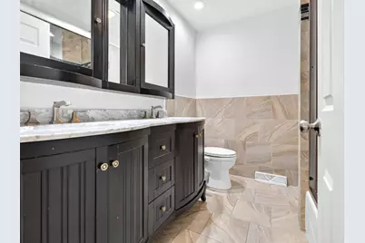 800 Ridgemoor Drive W, Willowbrook, IL 60527 - Photo 13