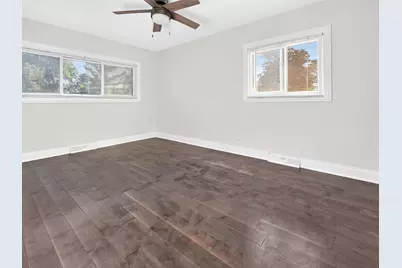 800 Ridgemoor Drive W, Willowbrook, IL 60527 - Photo 17