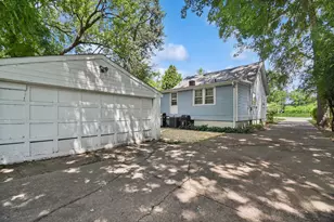 34690 N Nokomis Trail, McHenry, IL 60050 - Photo 3