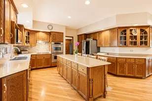 6904 Irish Ct, Darien, IL 60561 - Photo 17
