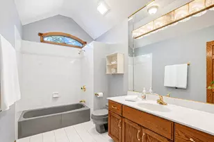 6904 Irish Ct, Darien, IL 60561 - Photo 49
