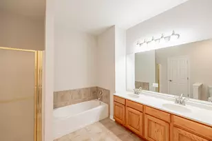 3325 Rosecroft Ln, Naperville, IL 60540 - Photo 9