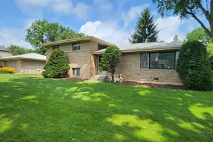 1030 W Kenilworth Ave, Palatine, IL 60067 - Photo 1