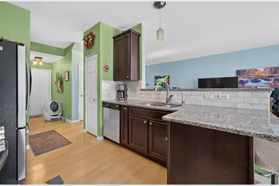 6N285 Whitmore Circle #D, Saint Charles, IL 60174 - Photo 9
