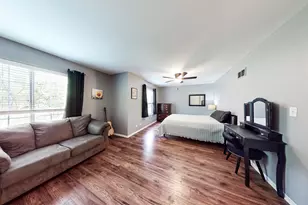 263 S Collins St, South Elgin, IL 60177 - Photo 13
