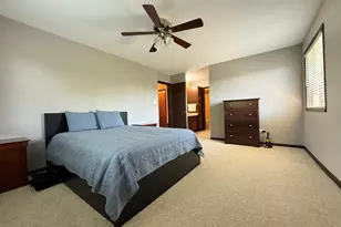 6135 Essex Ct, Willowbrook, IL 60527 - Photo 9