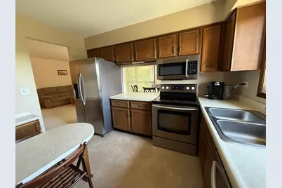 6135 Essex Court #D, Willowbrook, IL 60527 - Photo 7