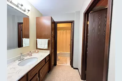6135 Essex Court #D, Willowbrook, IL 60527 - Photo 11