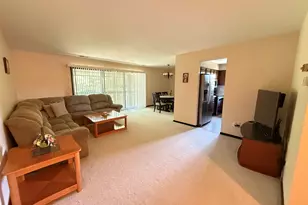 6135 Essex Ct, Willowbrook, IL 60527 - Photo 3