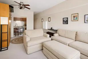 175 E Delaware Pl, Chicago, IL 60611 - Photo 3