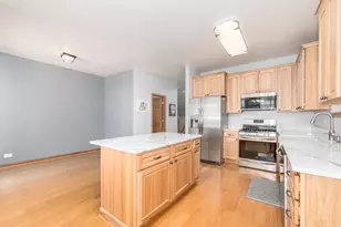 733 Pheasant Trail, Saint Charles, IL 60174 - Photo 7