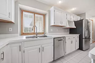 11497 Ridgecrest Dr, Roscoe, IL 61073 - Photo 13