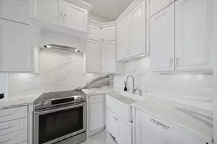 3323 N Paulina St, Chicago, IL 60657 - Photo 3