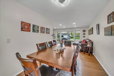401 Greentree Parkway, Libertyville, IL 60048 - Photo 7
