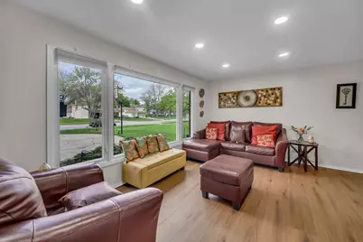 401 Greentree Parkway, Libertyville, IL 60048 - Photo 5