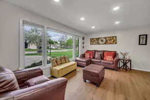 401 Greentree Pkwy, Libertyville, IL 60048 - Photo 5