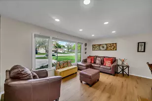 401 Greentree Pkwy, Libertyville, IL 60048 - Photo 9