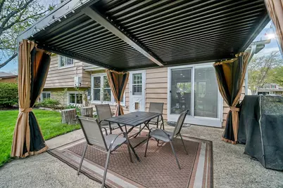 401 Greentree Parkway, Libertyville, IL 60048 - Photo 27