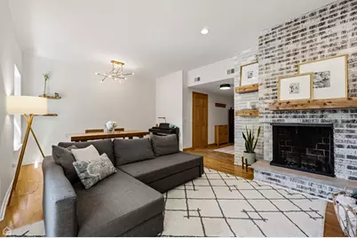 1044 W Byron Street #2E, Chicago, IL 60613 - Photo 3