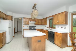 650 Lavina Ct, Bolingbrook, IL 60440 - Photo 9