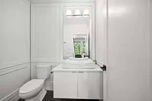 3901 S Lake Park Ave, Chicago, IL 60653 - Photo 11