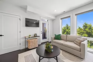 3901 S Lake Park Ave, Chicago, IL 60653 - Photo 13
