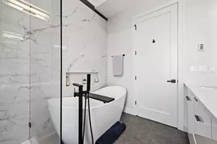 3901 S Lake Park Ave, Chicago, IL 60653 - Photo 19