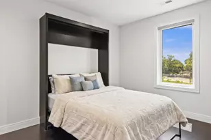 3901 S Lake Park Ave, Chicago, IL 60653 - Photo 21