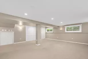 393 Grandview Ave, Glen Ellyn, IL 60137 - Photo 17