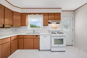 393 Grandview Ave, Glen Ellyn, IL 60137 - Photo 9