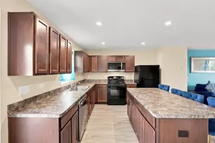 300 Carriage Ln, Joliet, IL 60433 - Photo 3