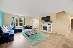 300 Carriage Ln, Joliet, IL 60433 - Photo 7