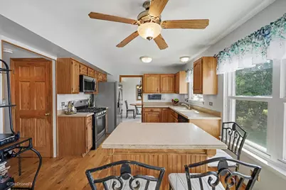 918 Horseshoe Court, Carol Stream, IL 60188 - Photo 13