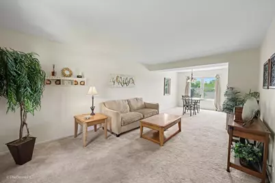 918 Horseshoe Court, Carol Stream, IL 60188 - Photo 5