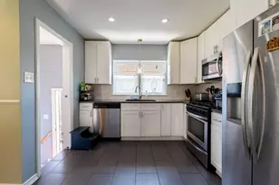 10218 S Wood St, Chicago, IL 60643 - Photo 9