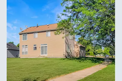 384 S Clearview Circle, Round Lake, IL 60073 - Photo 25