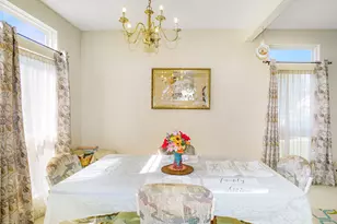 384 S Clearview Circle, Round Lake, IL 60073 - Photo 7