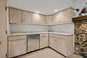 421 E Barclay Ct, Elmhurst, IL 60126 - Photo 5
