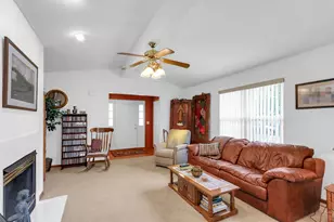 3410 Katie Lynn Dr, Champaign, IL 61822 - Photo 5