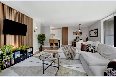 630 N State Street #2208, Chicago, IL 60654 - Photo 5