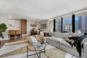 630 N State St, Chicago, IL 60654 - Photo 7