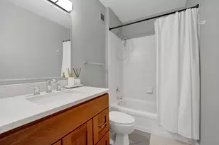 630 N State St, Chicago, IL 60654 - Photo 37