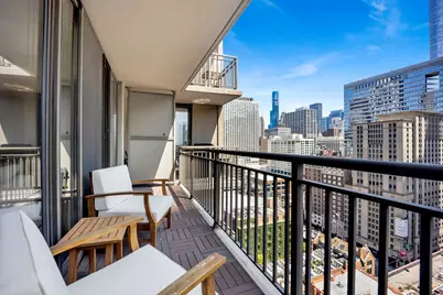 630 N State Street #2208, Chicago, IL 60654 - Photo 9