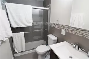 2110 W 18th Pl, Chicago, IL 60608 - Photo 15