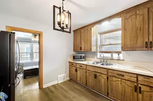 3418 W 82nd Pl, Chicago, IL 60652 - Photo 9