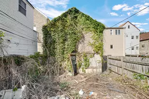 2041 W 22nd Pl, Chicago, IL 60608 - Photo 17