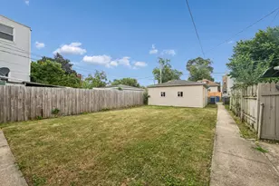 1303 S 59th Ave, Cicero, IL 60804 - Photo 15