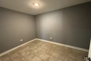 9236 S Blackstone Ave, Chicago, IL 60619 - Photo 5